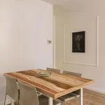 Rent 4 bedroom apartment of 85 m² in Barcelona