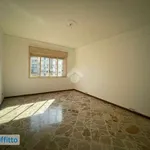 Affitto 4 camera appartamento di 127 m² in Palermo