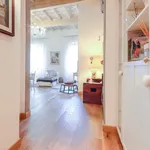 Rent 2 bedroom apartment of 89 m² in Florence