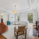 Rent 7 bedroom apartment of 195 m² in Paris