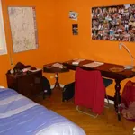 Rent a room in Madrid']