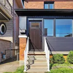 Maison de 1808 m² avec 3 chambre(s) en location à Toronto (Runnymede-Bloor West Village)