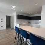 Rent 3 bedroom flat in North West England