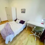 Rent a room of 220 m² in Madrid