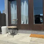 Rent 1 bedroom apartment in East Hollywood