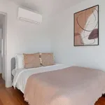 Rent 2 bedroom apartment of 75 m² in lisbon