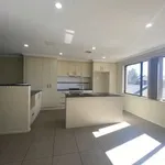 Rent 4 bedroom house in Gungahlin