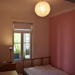 Rent a room in lisbon