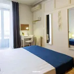 Rent a room of 110 m² in Madrid