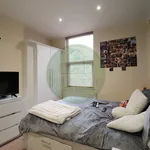 Rent 2 bedroom house in Leeds