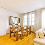 Appartement de 947 m² avec 2 chambre(s) en location à Paris