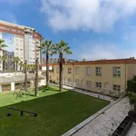 Rent 3 bedroom apartment of 288 m² in Porto