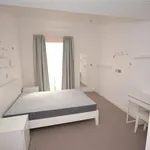 Rent 5 bedroom house in Heath & Reach