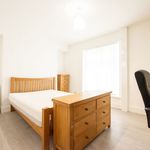 Rent 4 bedroom flat in Wales