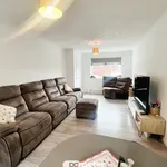 Rent 3 bedroom flat in Wales