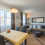 Rent 2 bedroom apartment of 77 m² in Rovinj