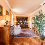 Rent 5 bedroom apartment of 170 m² in Verona