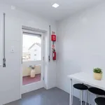 Rent 3 bedroom apartment in porto