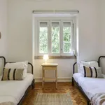 Rent 3 bedroom apartment of 90 m² in lisbon