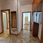 Rent 5 bedroom apartment of 72 m² in Milan