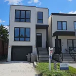 6 bedroom house of 2497 sq. ft in Toronto