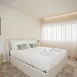 Rent 4 bedroom apartment of 80 m² in Porto