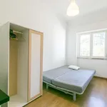 Rent a room of 60 m² in lisbon