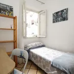 Rent a room of 140 m² in granada