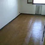 Rent 2 bedroom apartment of 90 m² in Padova