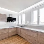 Pronajměte si 5 ložnic/e byt o rozloze 142 m² v Prague