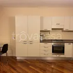 Affitto 2 camera appartamento di 55 m² in Desenzano del Garda