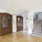 Rent 5 bedroom house in Prague