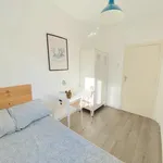 Rent 4 bedroom apartment in Seville