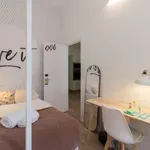 Rent a room of 167 m² in barcelona