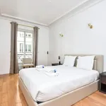 Appartement de 1200 m² avec 3 chambre(s) en location à Paris