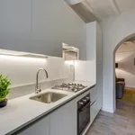 Rent 1 bedroom apartment of 75 m² in Florence