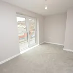 Flat to rent in Oakridge Road, High Wycombe, Buckinghamshire HP11