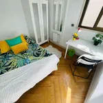 Rent a room of 200 m² in Madrid