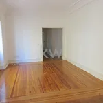 Rent 4 bedroom apartment of 144 m² in Lisbon