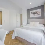 Rent a room of 200 m² in madrid