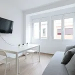 Rent 1 bedroom apartment of 45 m² in barcelona