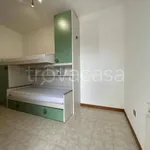 Rent 4 bedroom apartment of 96 m² in Roma