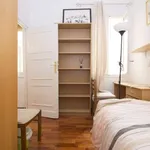 Rent a room of 100 m² in madrid