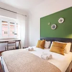 Rent 3 bedroom apartment of 15 m² in Lisbon