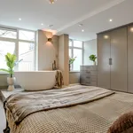 Huur 3 slaapkamer appartement van 178 m² in 's-Gravenhage