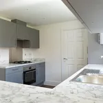 Rent 4 bedroom flat in South East England