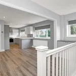 Rent 3 bedroom apartment in Elmbridge