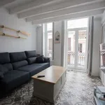 Rent a room of 90 m² in valencia