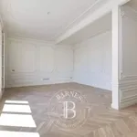 Rent 5 bedroom apartment of 180 m² in Paris