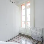 Rent 4 bedroom apartment in Barcelona